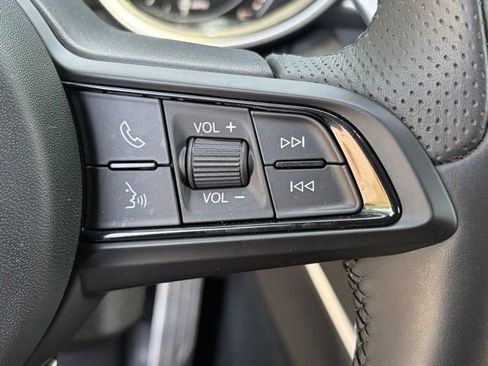 Used 2023 Alfa Romeo Stelvio Veloce AWD/4WD image 25