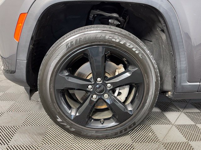 Used 2023 Jeep Grand Cherokee L Laredo AWD/4WD image 10