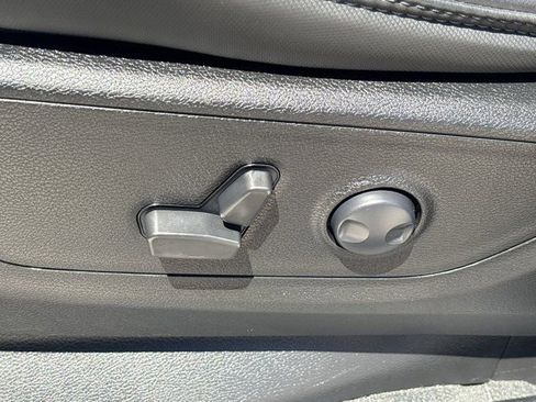 Used 2023 RAM 1500 Big Horn AWD/4WD image 18