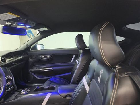 Used 2020 Ford Mustang Shelby GT500 w/ Technology Package RWD image 9