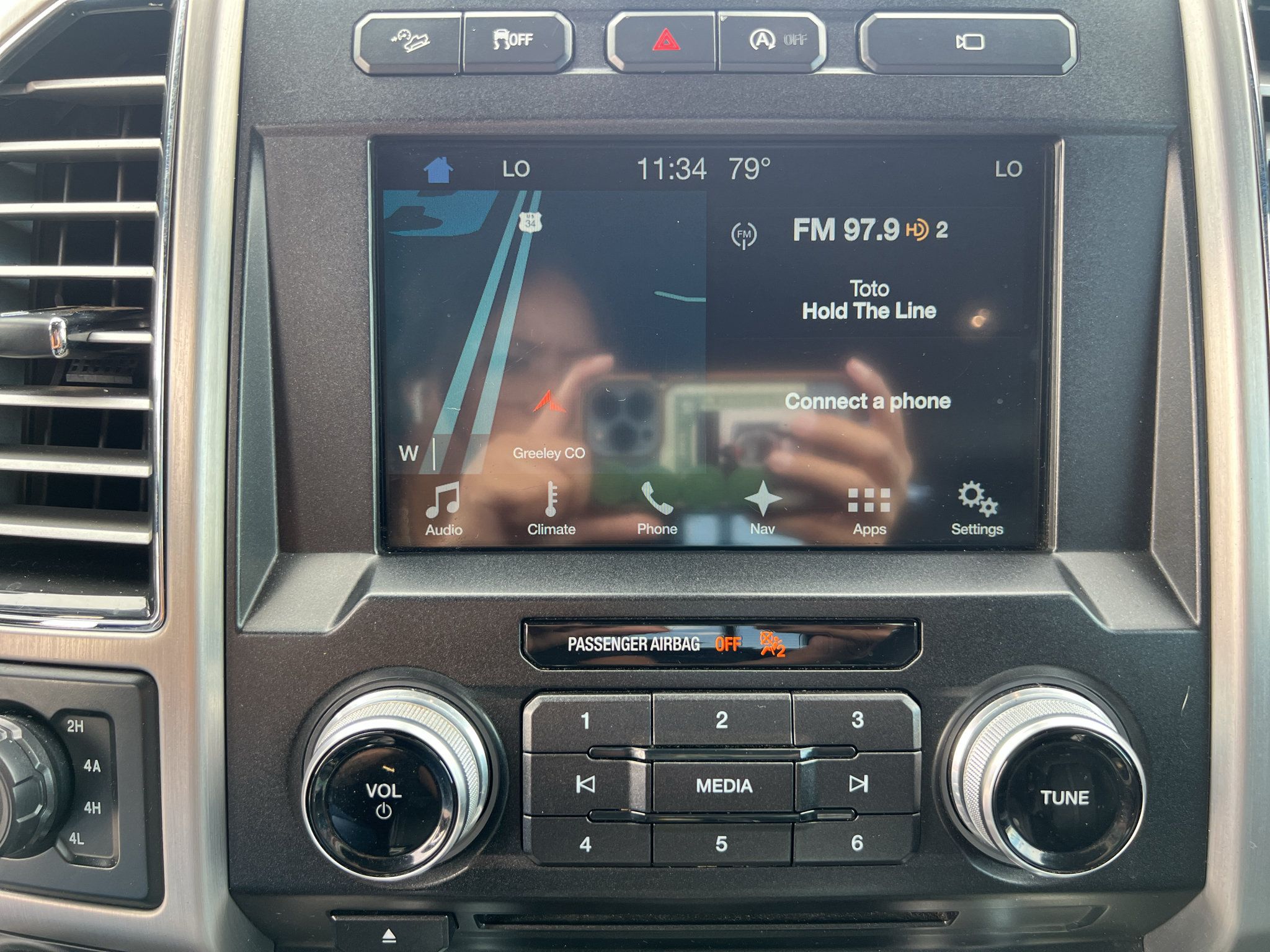 Used 2017 Ford F150 Platinum w/ Technology Package AWD/4WD image 17