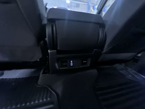 Used 2025 Chevrolet Silverado 1500 Custom image 36