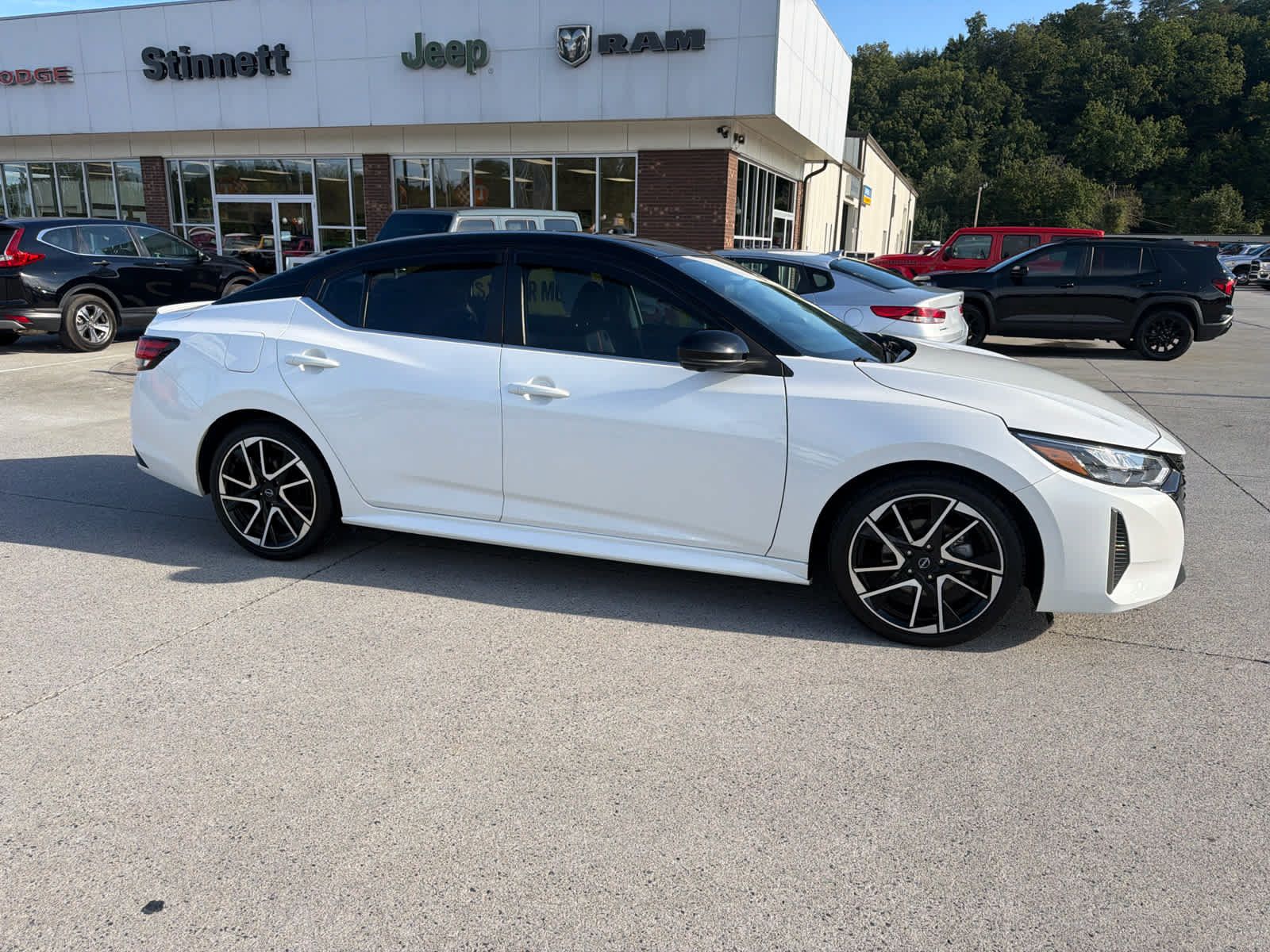 Used 2024 Nissan Sentra SR w/ SR Premium Package FWD image 5