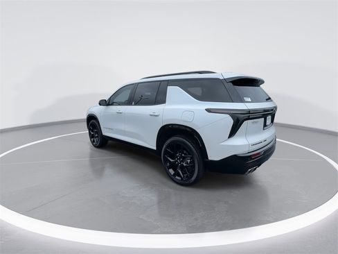 Used 2025 Chevrolet Traverse RS image 6