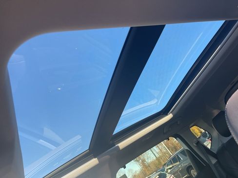 Used 2024 Nissan Rogue Platinum w/ Platinum Premium Package image 13