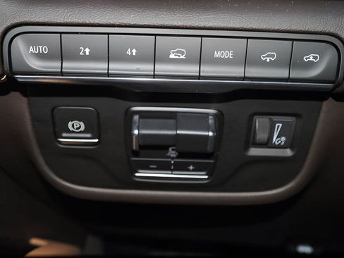 Used 2022 Cadillac Escalade Sport w/ Touring Package AWD/4WD image 31