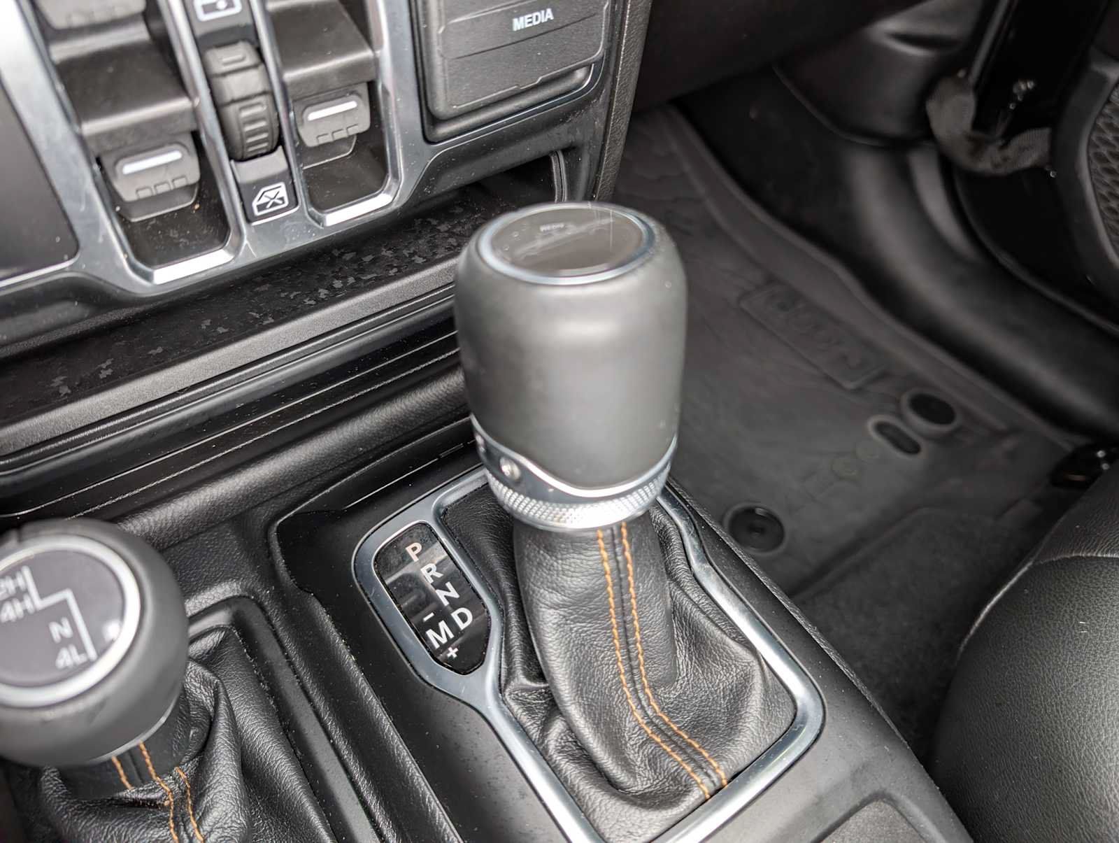 Used 2023 Jeep Gladiator Overland AWD/4WD image 30