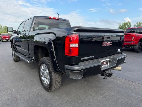 Used 2018 GMC Sierra 2500 Denali w/ Duramax Plus Package AWD/4WD image 9