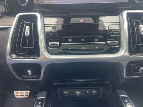 Used 2022 Kia Sorento SX Prestige image 41