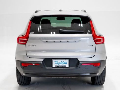 Used 2023 Volvo XC40 B5 Plus AWD/4WD image 25