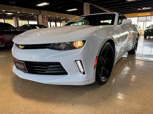 Used 2017 Chevrolet Camaro LT RWD image 3