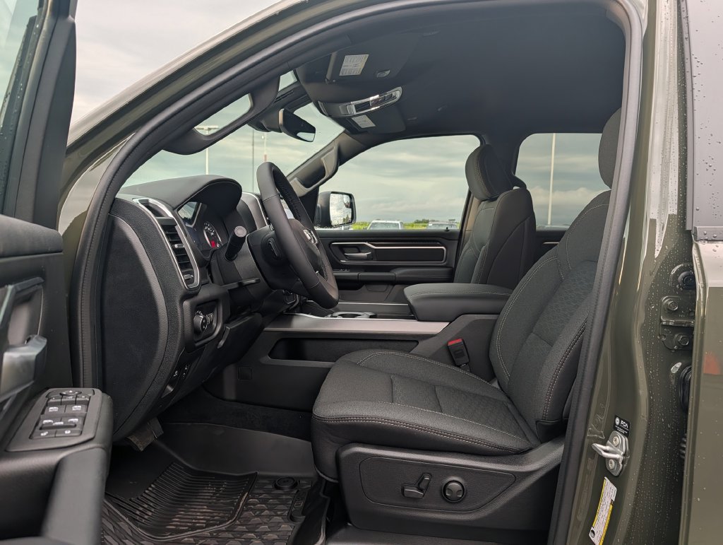 New 2026 RAM 1500 Big Horn AWD/4WD image 5