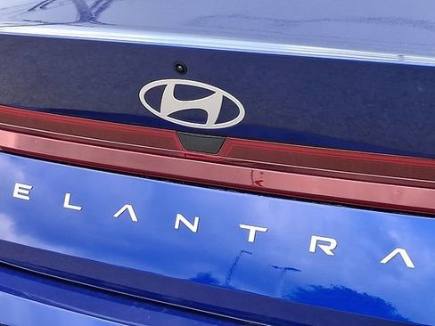 Certified 2024 Hyundai Elantra SE FWD image 29