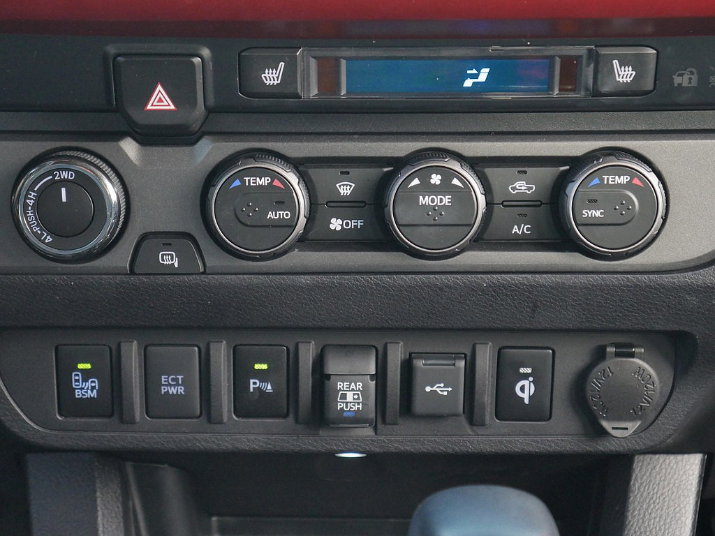 Used 2020 Toyota Tacoma TRD Off-Road w/ TRD Premium Off Road Package AWD/4WD image 23