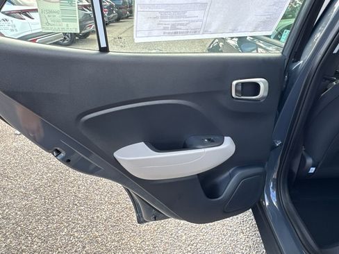 New 2025 Hyundai Venue SEL image 12