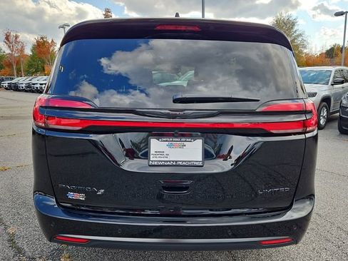 New 2026 Chrysler Pacifica Limited w/ Uconnect Theater Family Group image 4