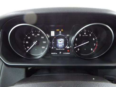 Used 2017 Land Rover Discovery HSE image 11