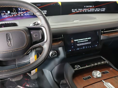 New 2026 Lincoln Navigator Black Label AWD/4WD image 5