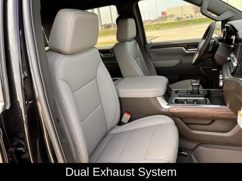 New 2026 GMC Sierra 1500 SLT image 23