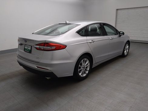 Used 2019 Ford Fusion SE FWD image 9