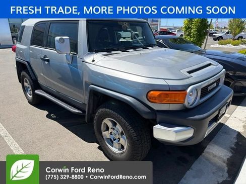 Used 2010 Toyota FJ Cruiser 4WD image 1