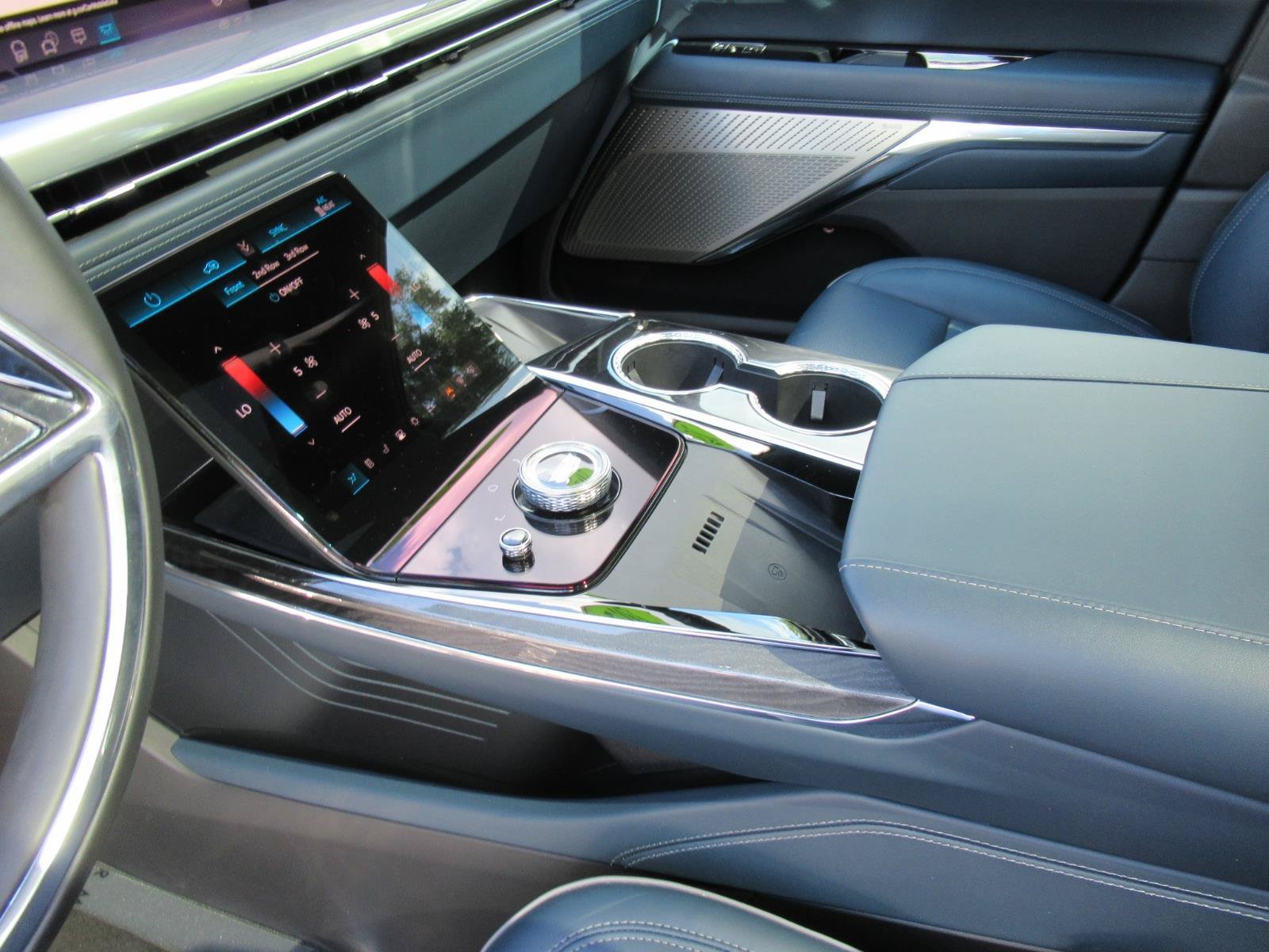 Certified 2026 Cadillac Escalade IQ Sport 2 AWD/4WD image 19