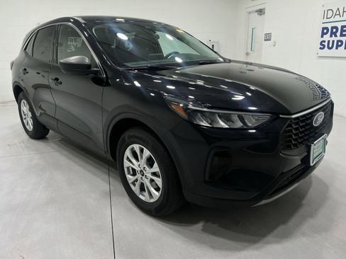 Used 2023 Ford Escape Active image 2