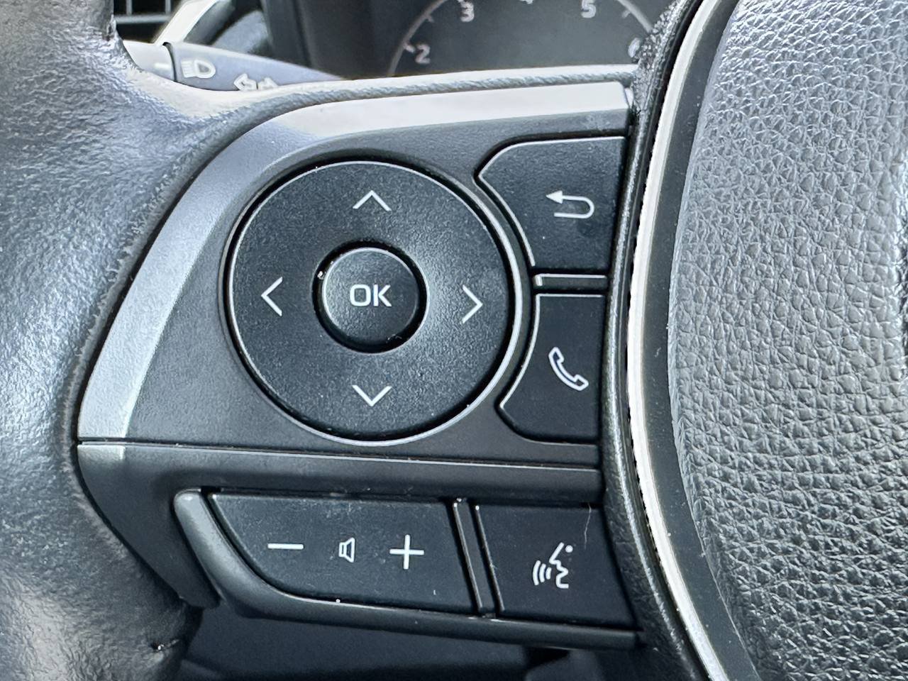 Used 2024 Toyota Corolla Cross AWD Hybrid image 37