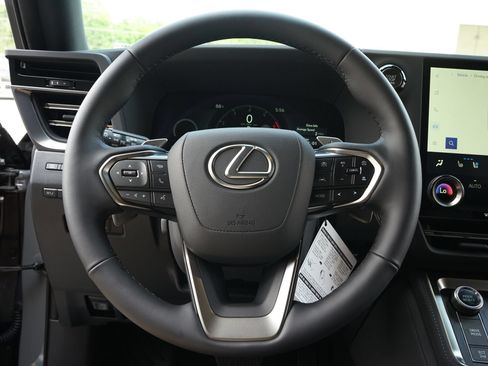 Used 2026 Lexus GX 550 w/ Cold Area Package AWD/4WD image 6