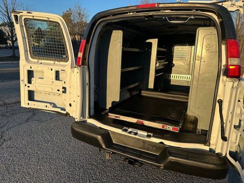 Used 2015 Chevrolet Express 2500 image 27