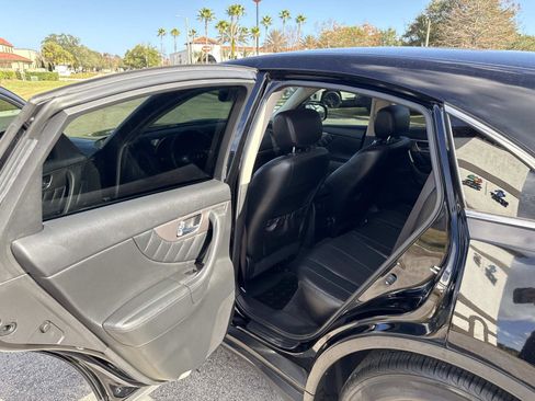 Used 2017 INFINITI QX70 Base image 14