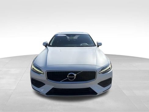Used 2019 Volvo S60 T6 Momentum w/ Multimedia Package AWD/4WD image 3