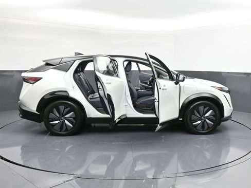 Used 2023 Nissan Ariya image 38