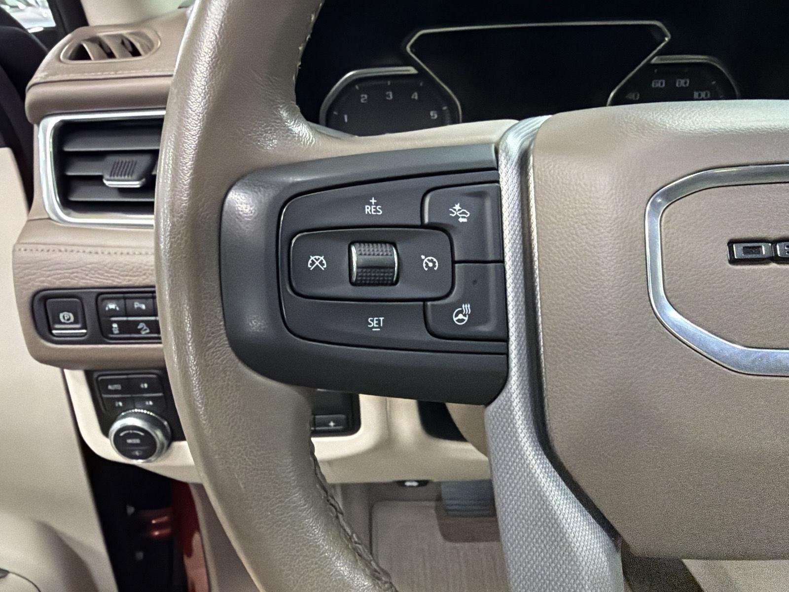 Used 2021 GMC Yukon XL Denali w/ Denali Premium Package AWD/4WD image 65