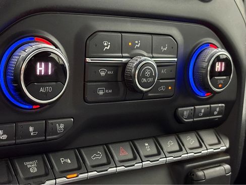 Used 2021 Chevrolet Silverado 2500 LTZ w/ LTZ Texas Edition image 26