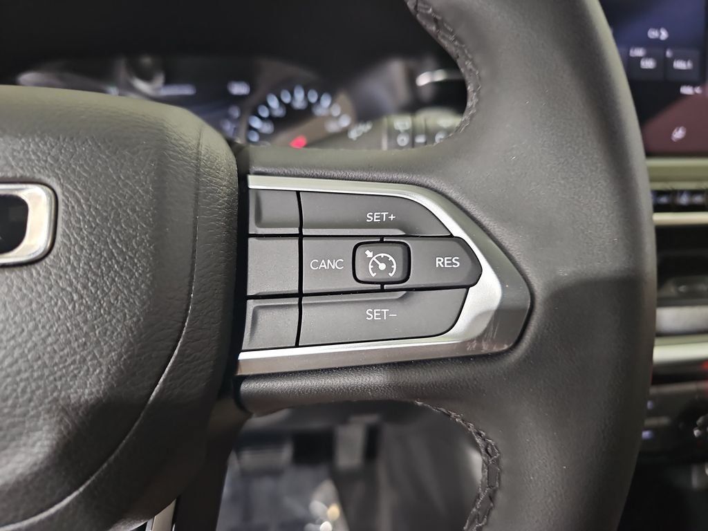 Used 2024 Jeep Compass Latitude w/ Sun and Sound Group AWD/4WD image 20