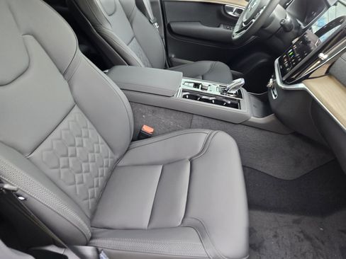 New 2026 Volvo XC90 B6 Plus w/ Protection Package Premier image 15