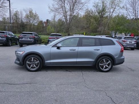Used 2021 Volvo V60 T5 Cross Country AWD/4WD image 5