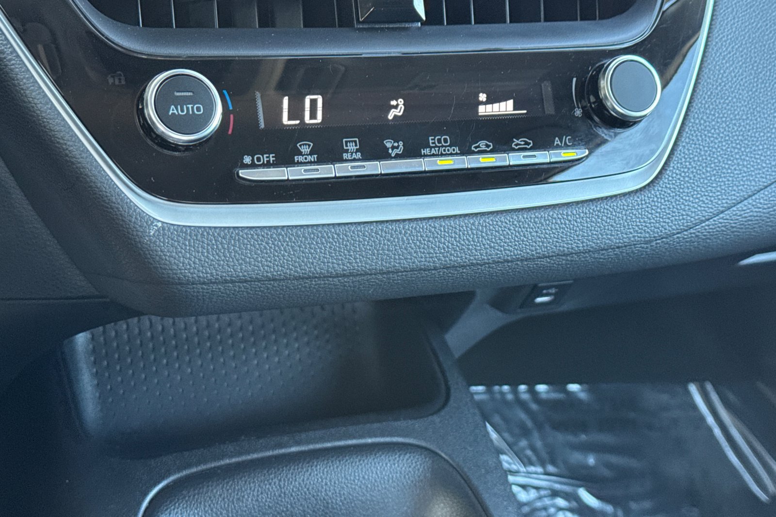 Certified 2024 Toyota Corolla LE FWD image 19
