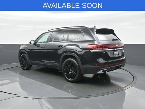 Used 2025 Volkswagen Atlas SE AWD/4WD image 5