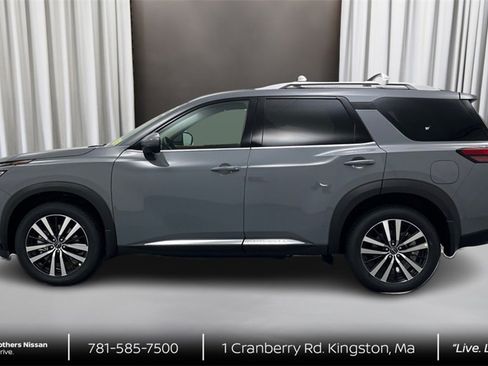 New 2025 Nissan Pathfinder Platinum w/ Cargo Package image 8