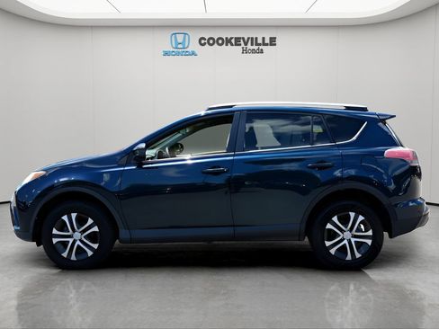Used 2017 Toyota RAV4 LE FWD image 10
