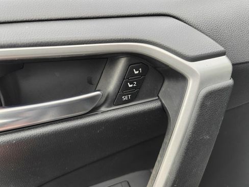 Used 2019 Toyota RAV4 XLE Premium image 14