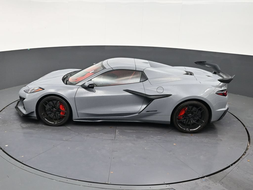 Used 2025 Chevrolet Corvette Z06 w/ Z07 Performance Package RWD image 12