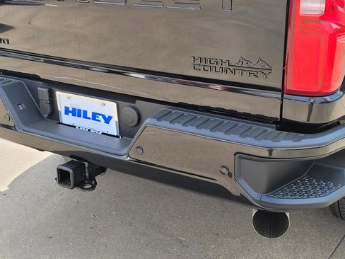 New 2026 Chevrolet Silverado 3500 High Country w/ High Country Premium Package AWD/4WD image 4