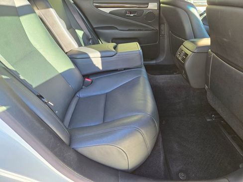 Used 2017 Lexus LS 460 image 19
