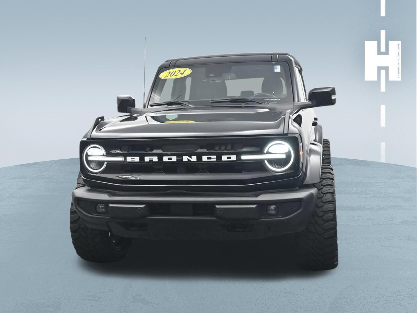 Used 2024 Ford Bronco Outer Banks AWD/4WD image 2