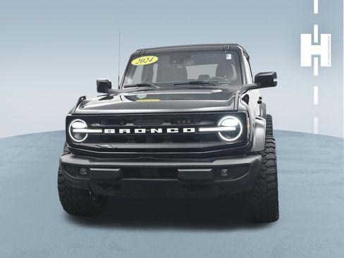 Used 2024 Ford Bronco Outer Banks AWD/4WD image 2