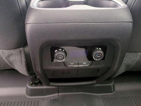 New 2026 Chevrolet Traverse LT w/ Sun and Wheel Package FWD image 22
