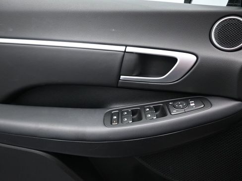 Used 2025 Hyundai Sonata SEL FWD image 17